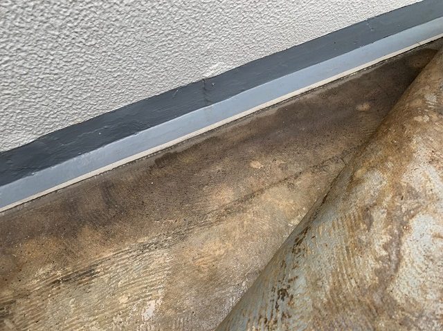 長尺シート入隅ヵ所捲れ